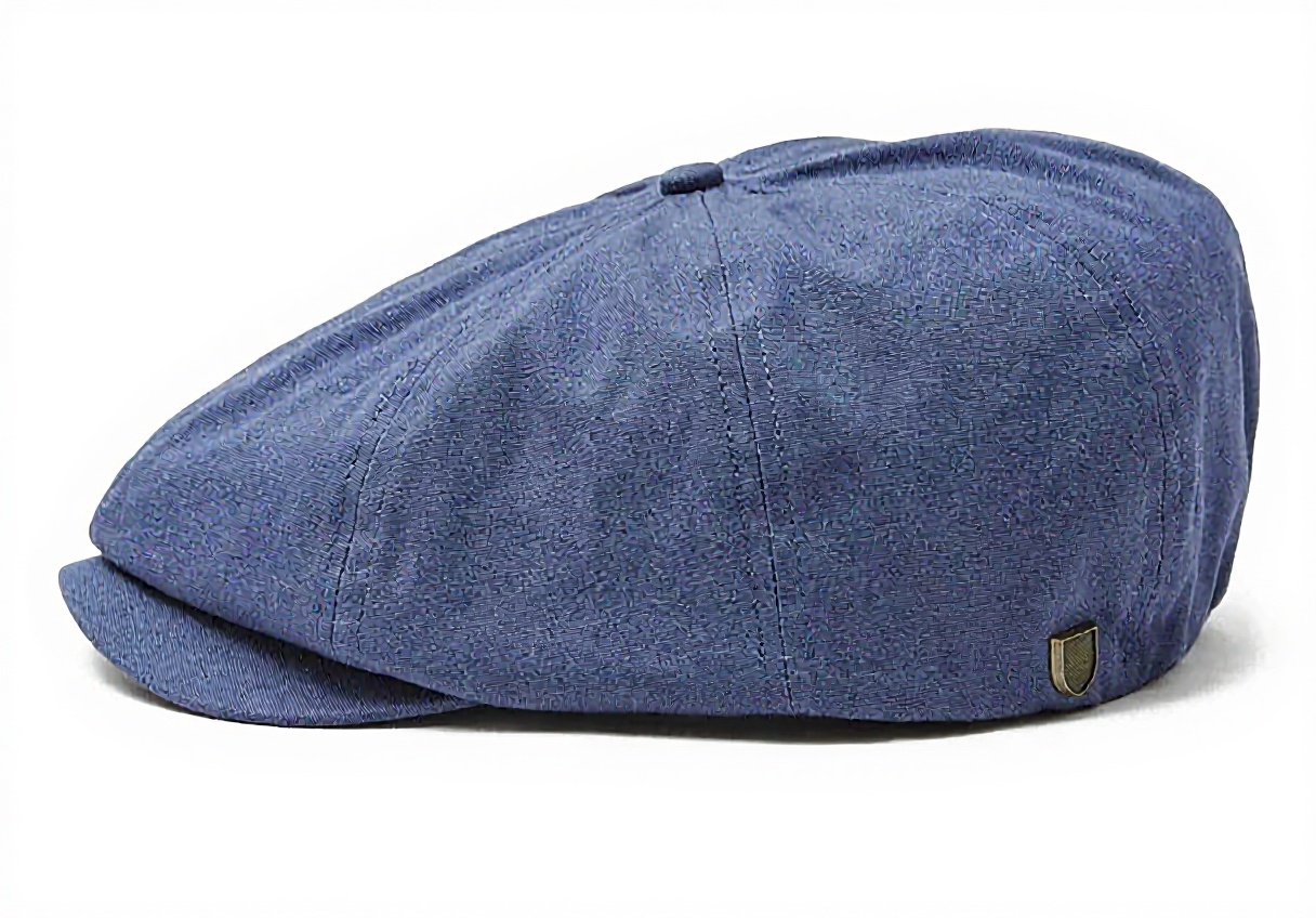 Brixton Brood Snap cap indossato in un contesto urbano
