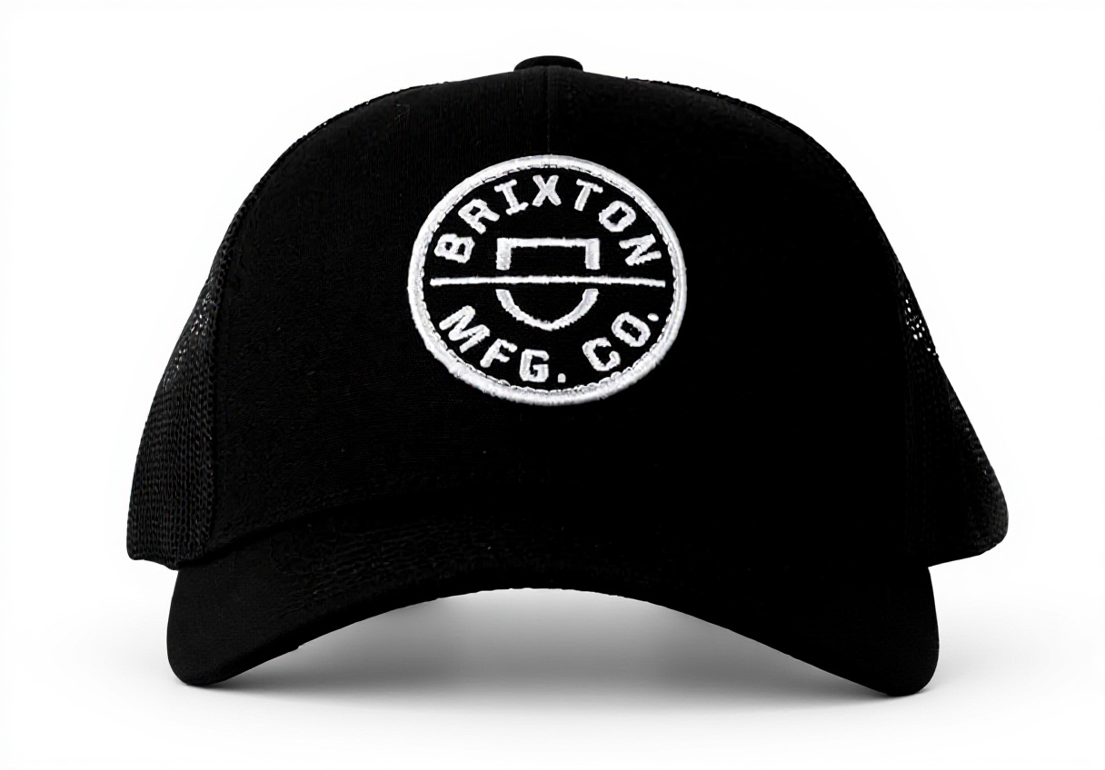 Brixton Crest X MP Mesh cap indossato in un contesto urbano