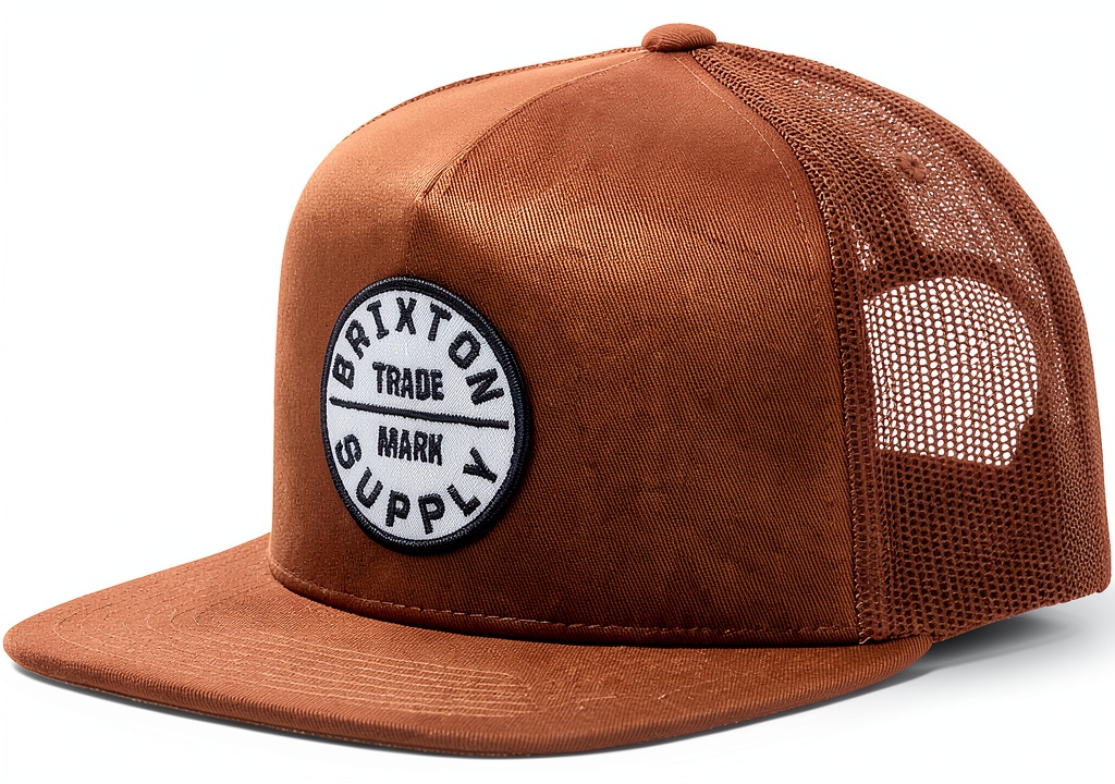 Cappello Brixton indossato in un contesto urbano
