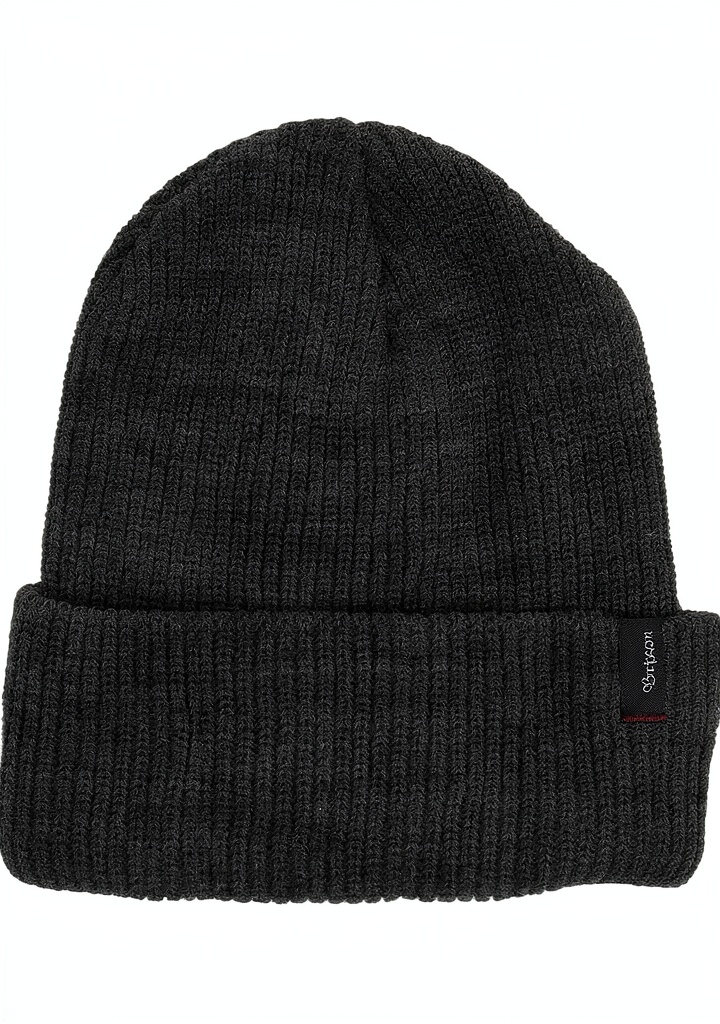 Cappello Brixton verde cacciatore indossato in un contesto urbano